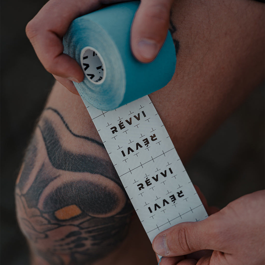RÉVVI kinesiology tape ondersteunt spieren en gewrichten tijdens training.